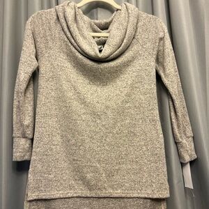 White Lili gray cowl neck size XS NWOT 30%off w♥️ #71